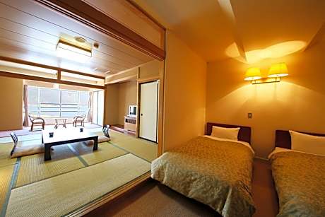 Room with Tatami Area and No View