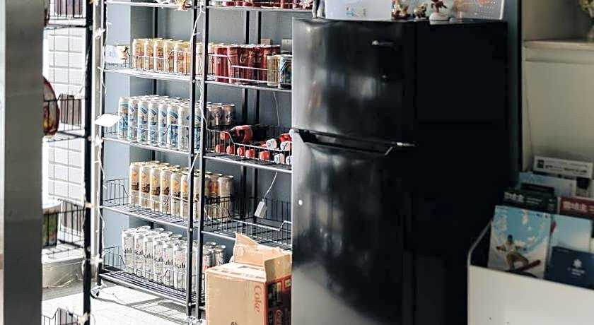 Hotel Justice - Ski IN Ski OUT - Private bathroom, next to the ski lift station