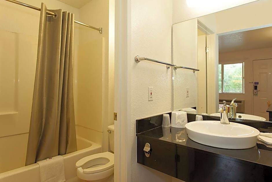 Motel 6-Sacramento, CA - Central