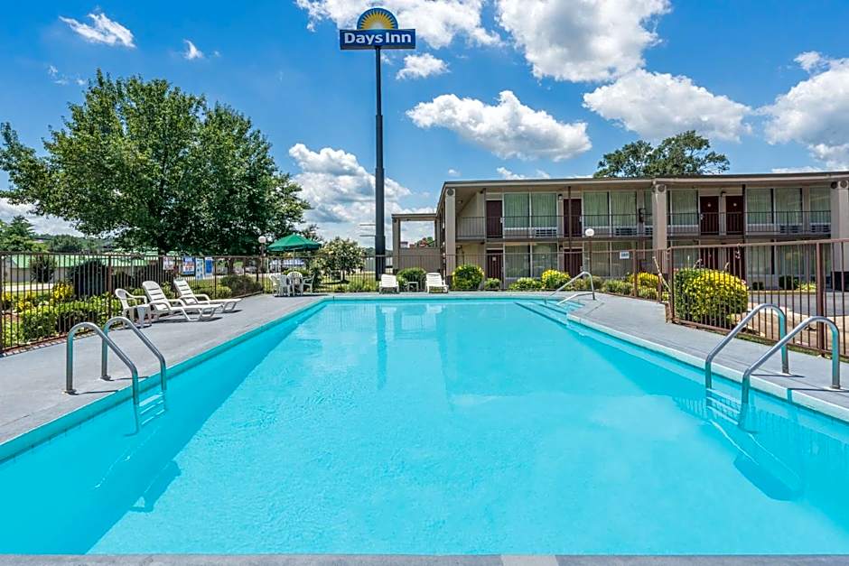 Days Inn by Wyndham Hurricane Mills