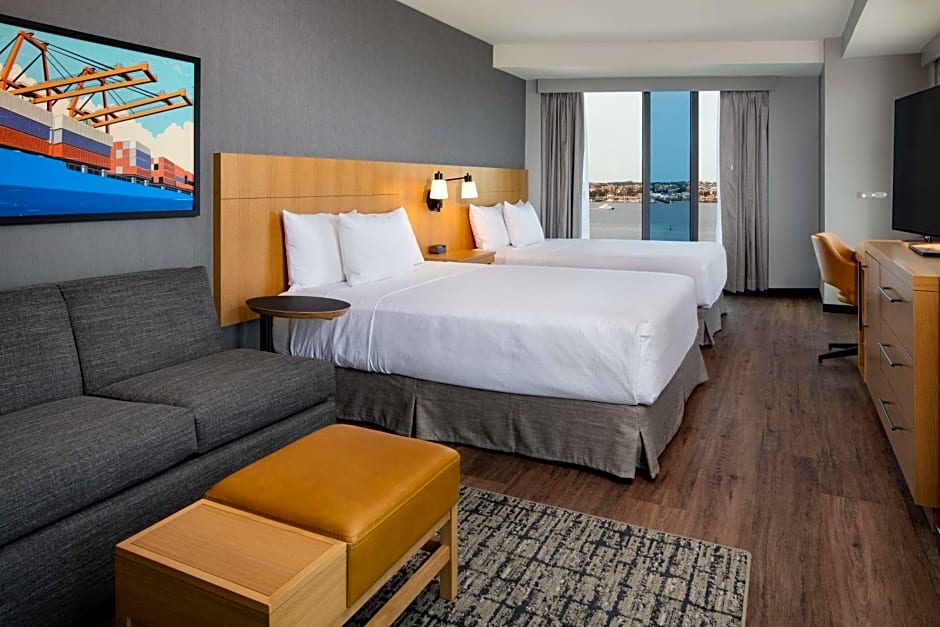 Hyatt Place Boston/Seaport District