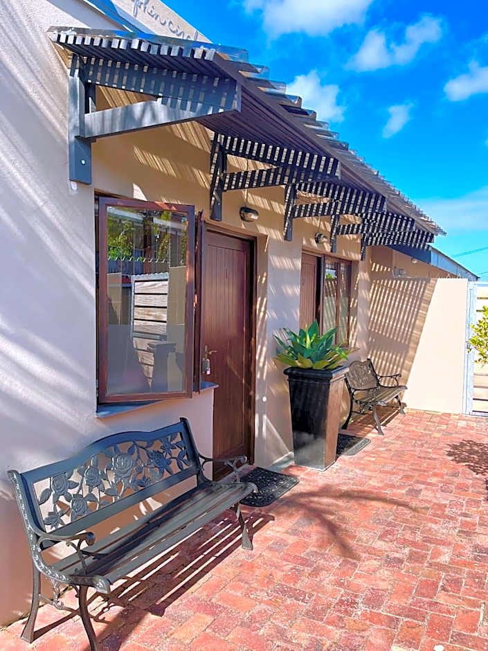 Dolphin Circle Bed and Breakfast