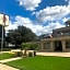 Carmel Inn and Suites Thibodaux