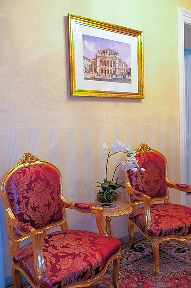 Pension Opera Suites I Self Check In I AC in all rooms