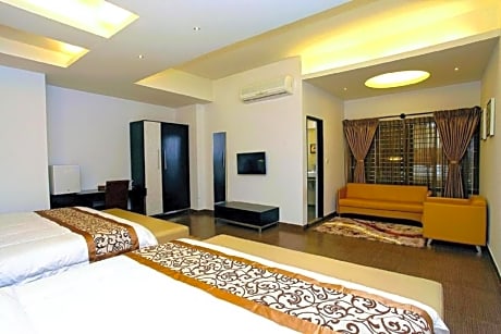 Luxury Triple Room