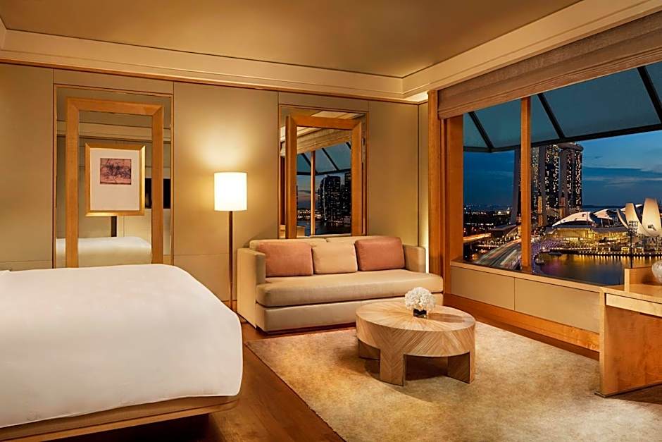 Photo 1 of 7 of Deluxe Marina 1 King Bed, Bay View