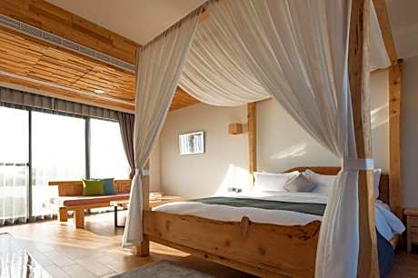 Deluxe Double Room with Balcony and Sea View