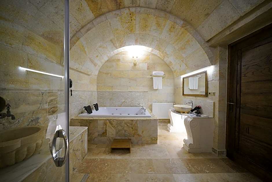 Serenus Cave Suites