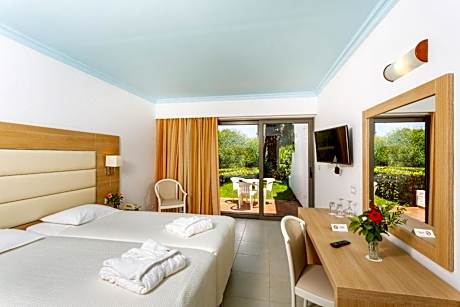 Family Bungalow with Garden View