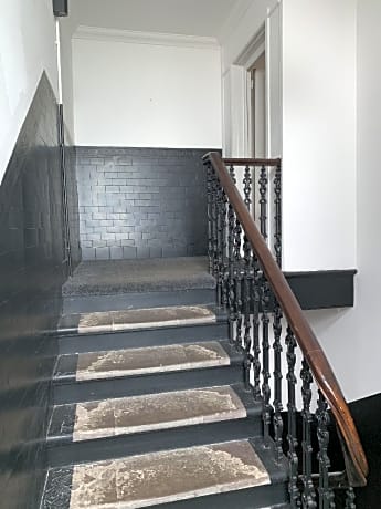 Village Tavern Apartment