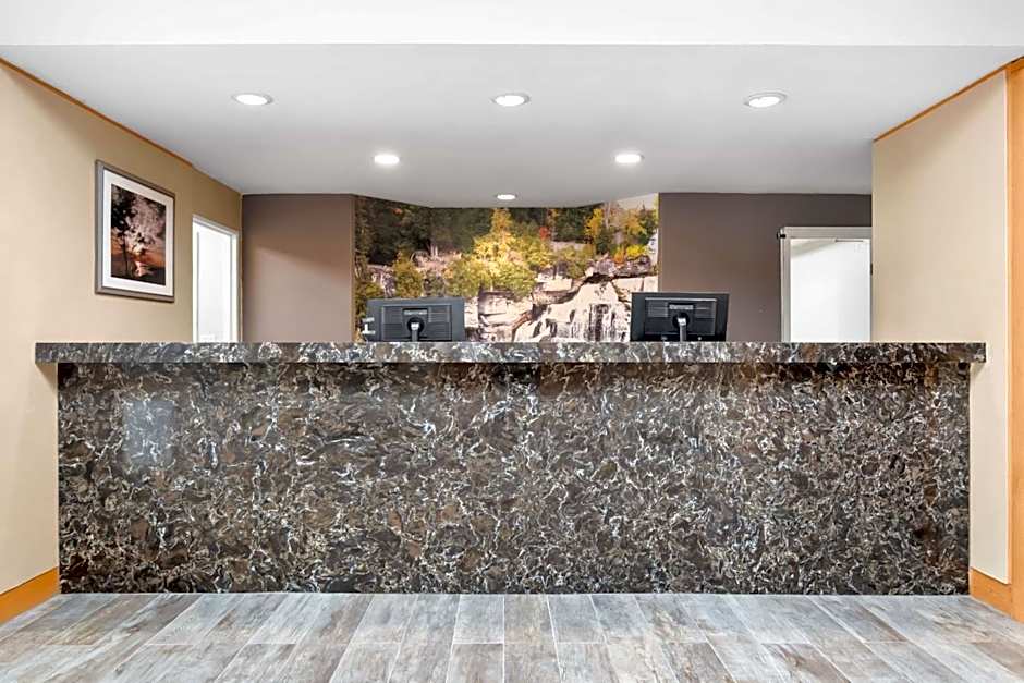 Best Western Inn On The Bay