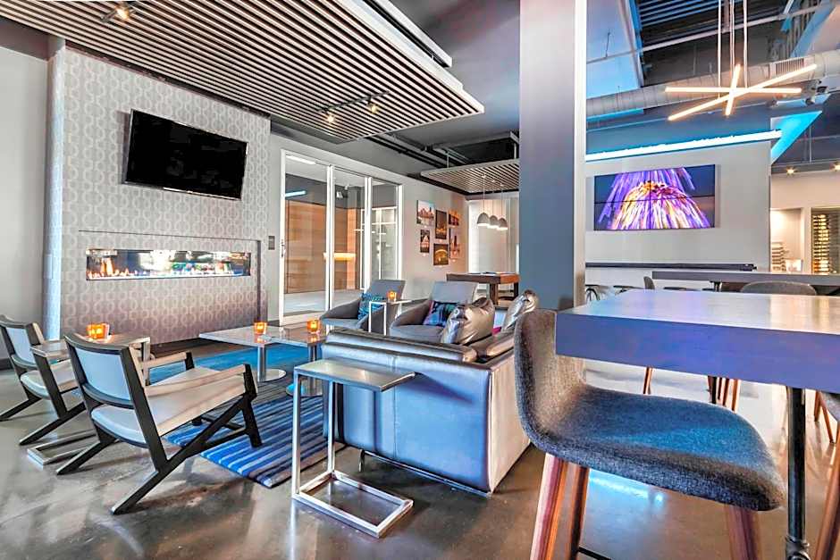 Aloft Newport on the Levee