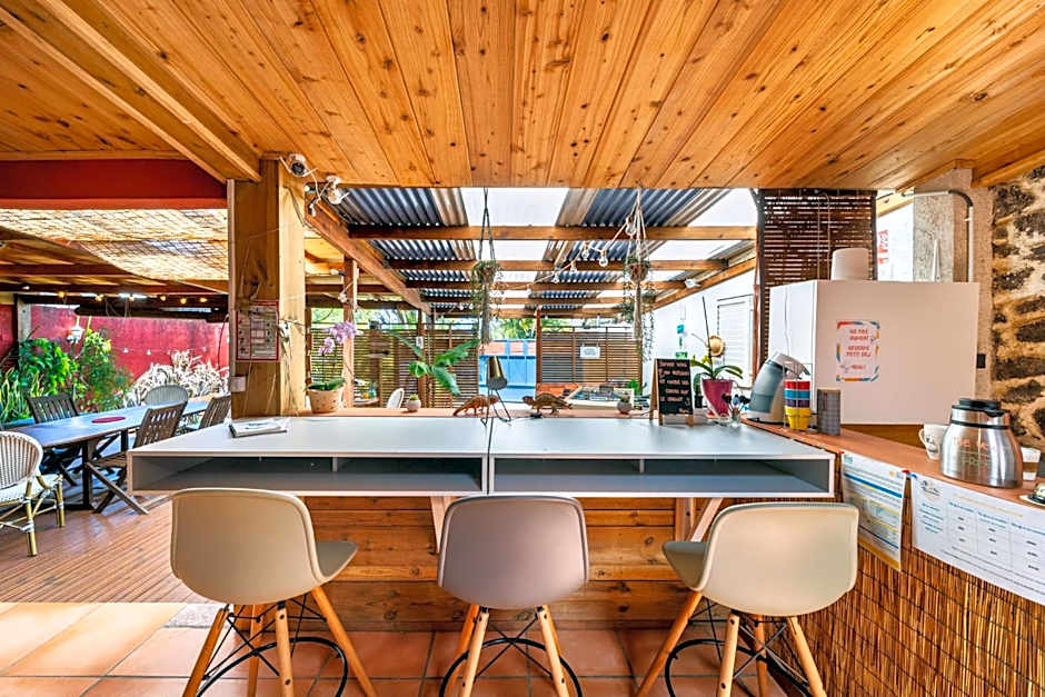 Les Baroudeurs Hostel