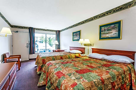 2 Double Beds Smoking