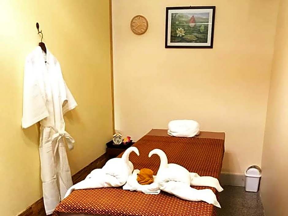 Lee Place Phatthanakan Condo