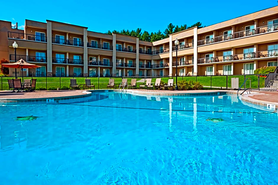 Holiday Inn Resort Lake George Turf