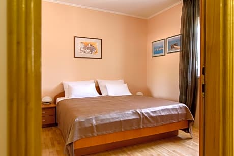Two Bedroom Apartment with Sea View