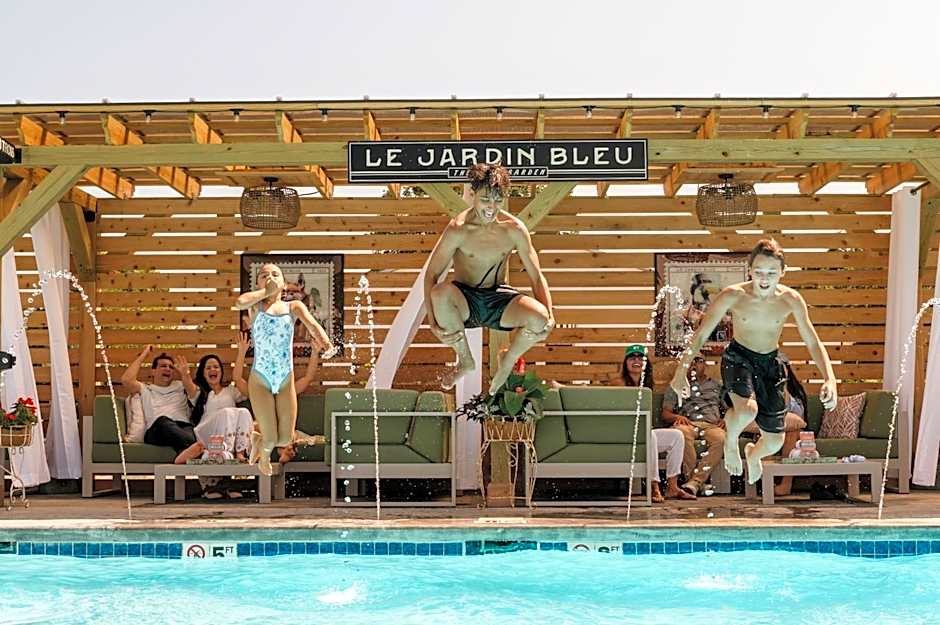 UNCOMMONER HOTEL by Reverie Boutique Collection