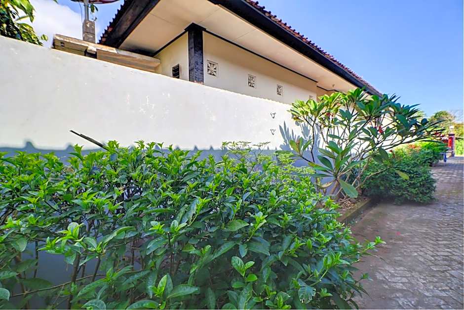 OYO Life 92838 Kost Ibu Surya