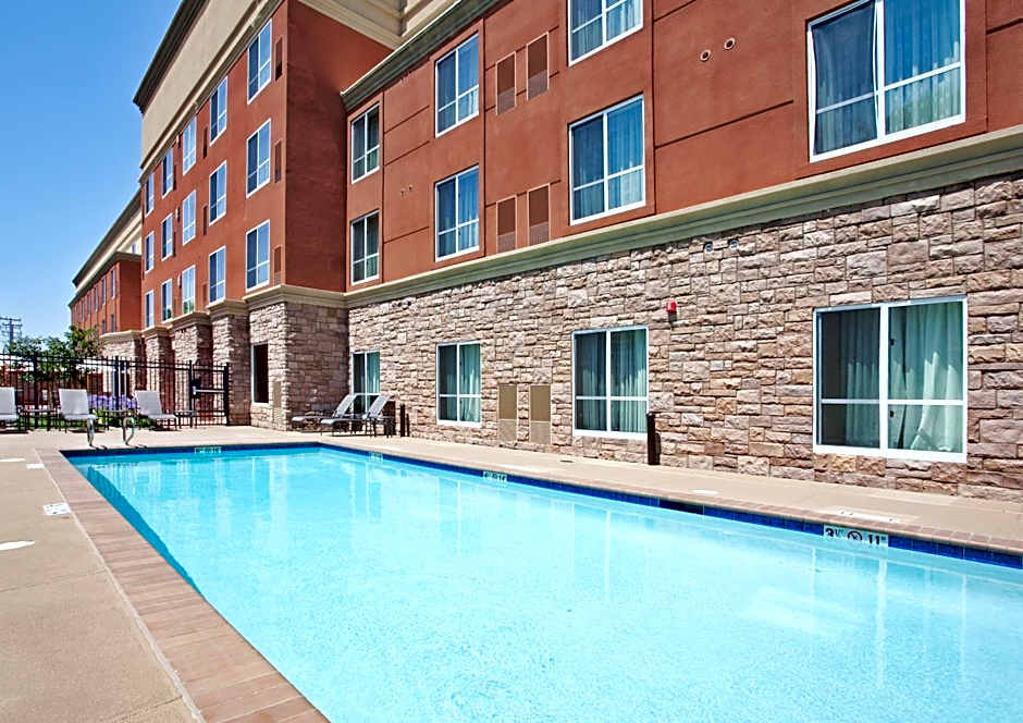 Holiday Inn & Suites Oakland - Airport by IHG