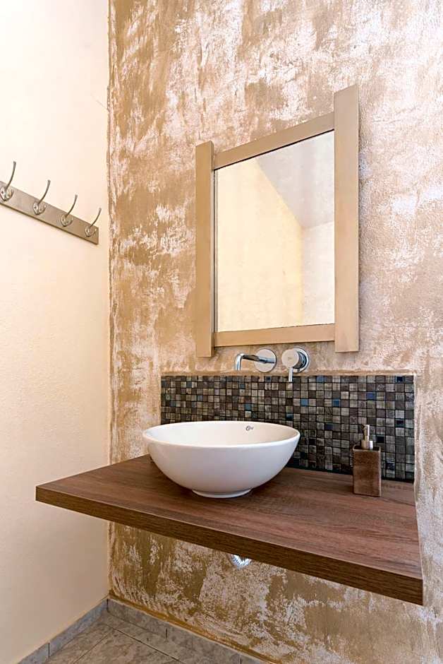 Onar Rooms & Studios