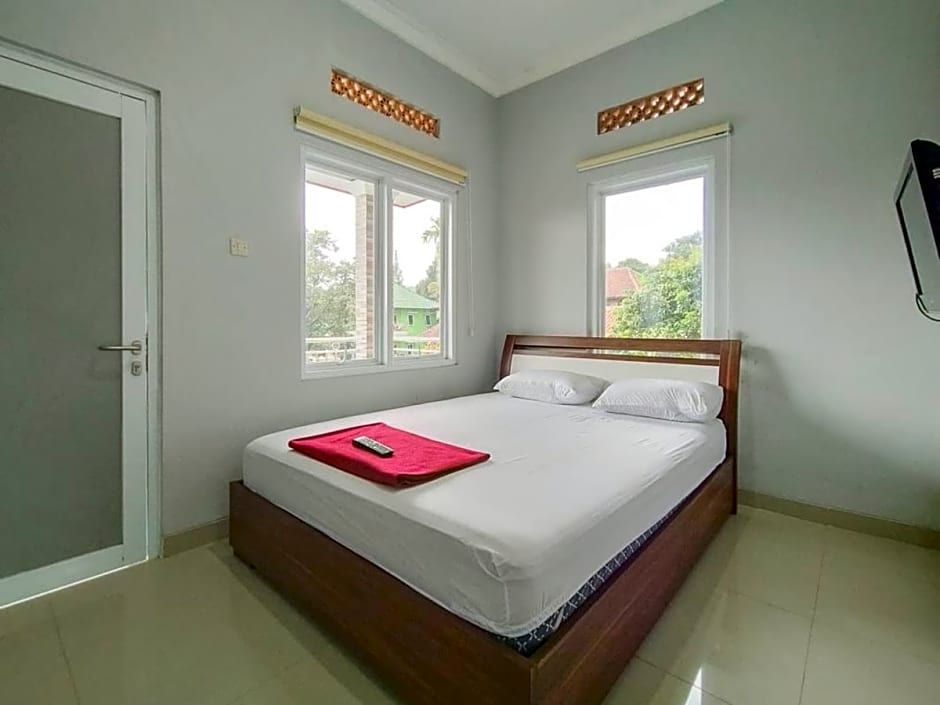 Villa Batu Tua Puncak RedPartner – Bogor, PA