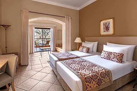 Triple Superior Family, Queen or Twin Bed