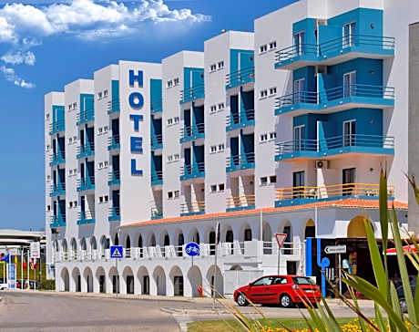 THE FOZ Beach Hotel