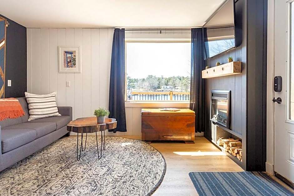 The Old Kettle Cabin with Hot Tub