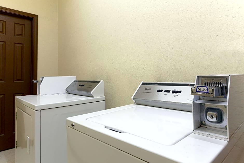 Days Inn by Wyndham San Antonio at Palo Alto