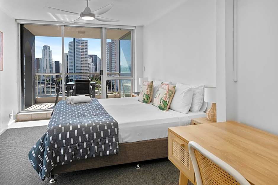 Moorings On Cavill Surfers Paradise