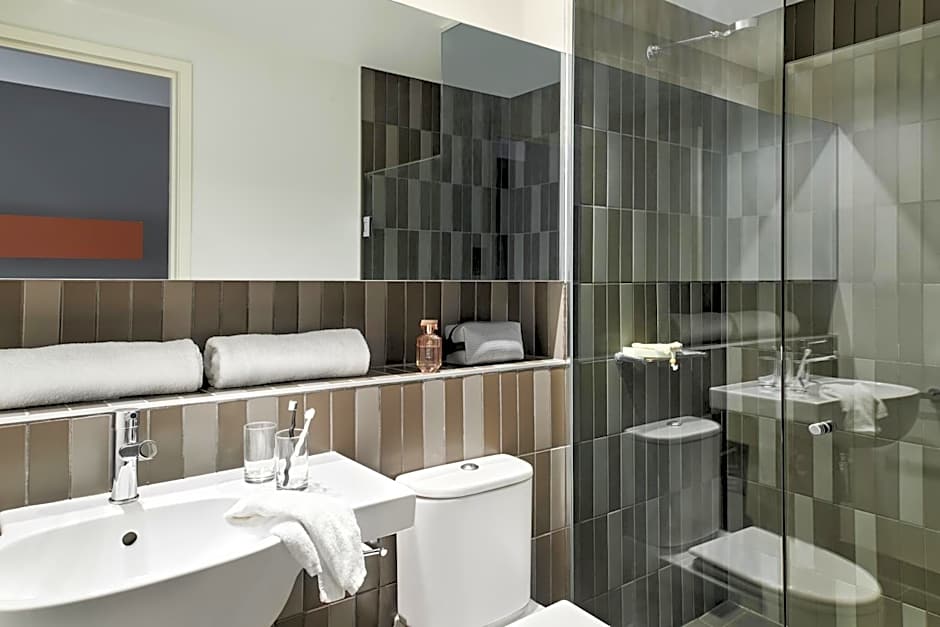 Dandenong Central Apartments Official