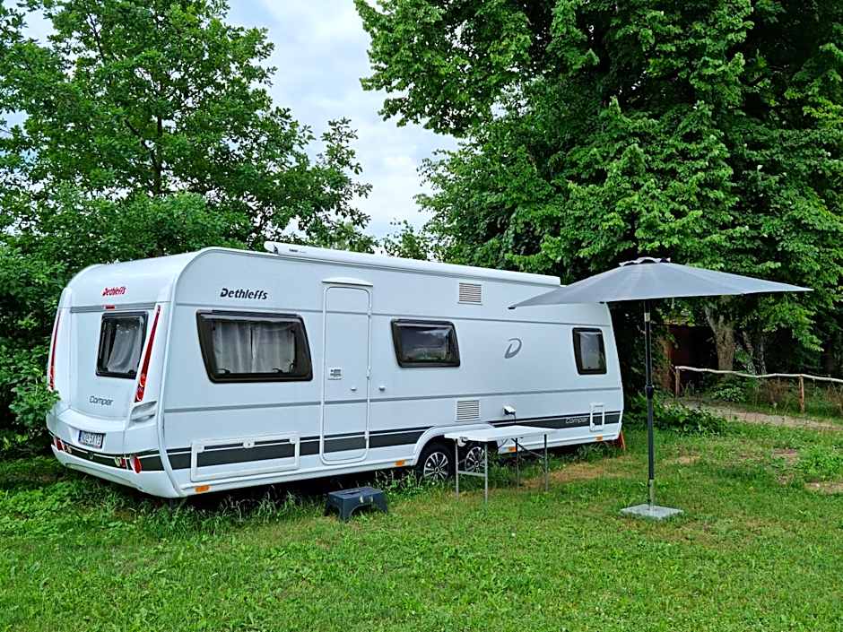 Velo Camp nad jeziorem Dadaj