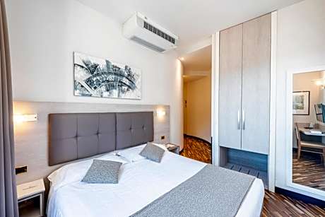 Double Room with Partial Lake View