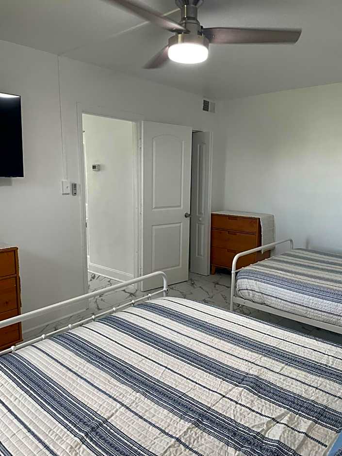 Daytona Shores Inn and Suites