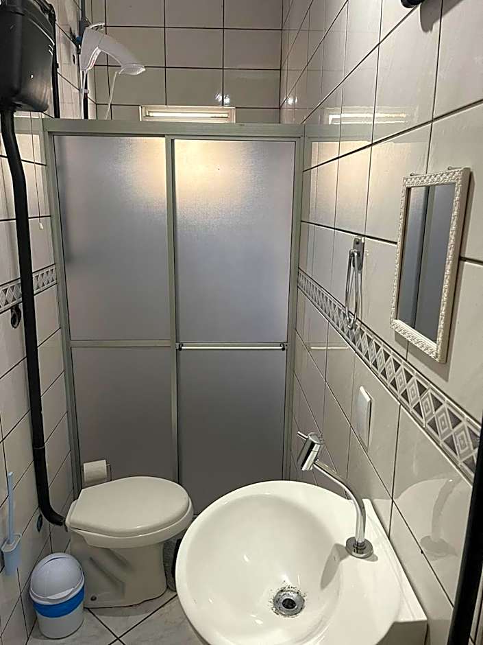 Esquina 8 Suítes Confort & Hostel