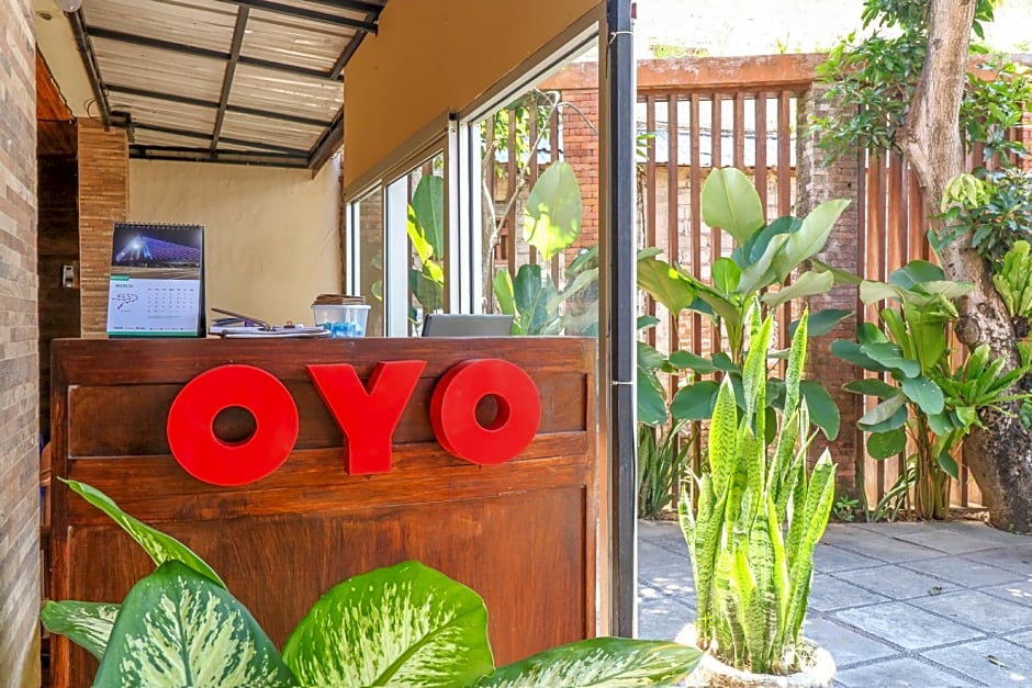 OYO 2581 Ketut Smile