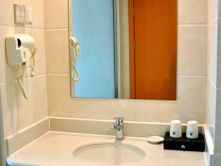 GreenTree Inn Liaocheng Donge Culture Street Express Hotel