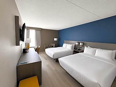 Queen Room with Two Queen Beds - Non-Smoking