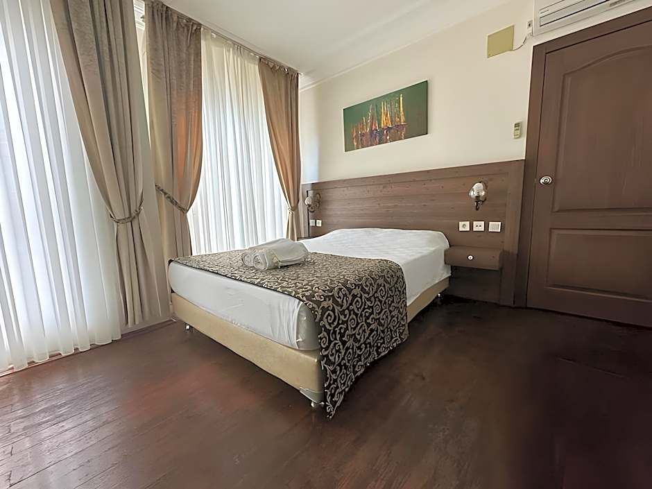 Paperon Hotel
