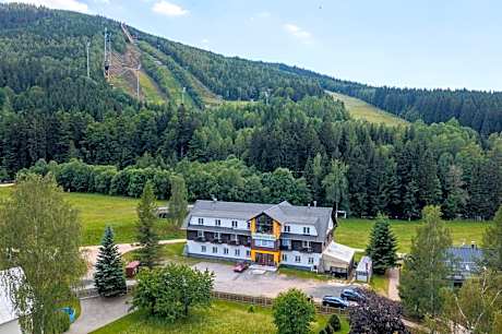 Hotel Harrachov Inn
