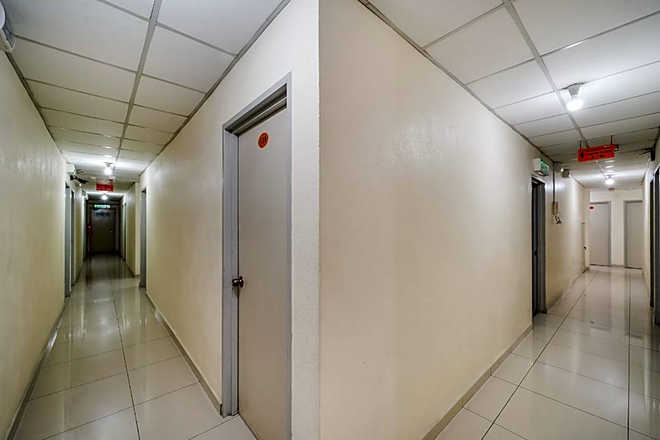 OYO 301 River Inn Hotel