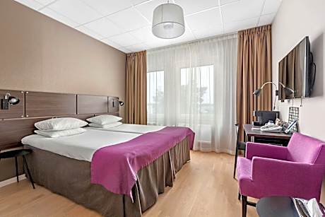 Best Western Plus Park Airport Hotel