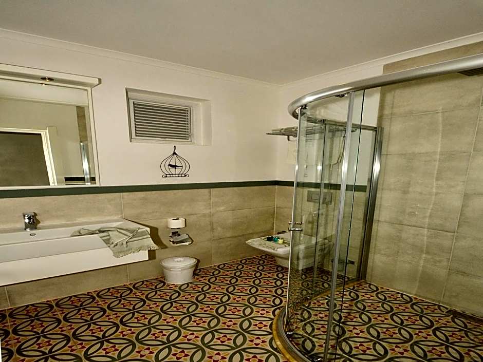 Sea Breeze Hotel and Apartments