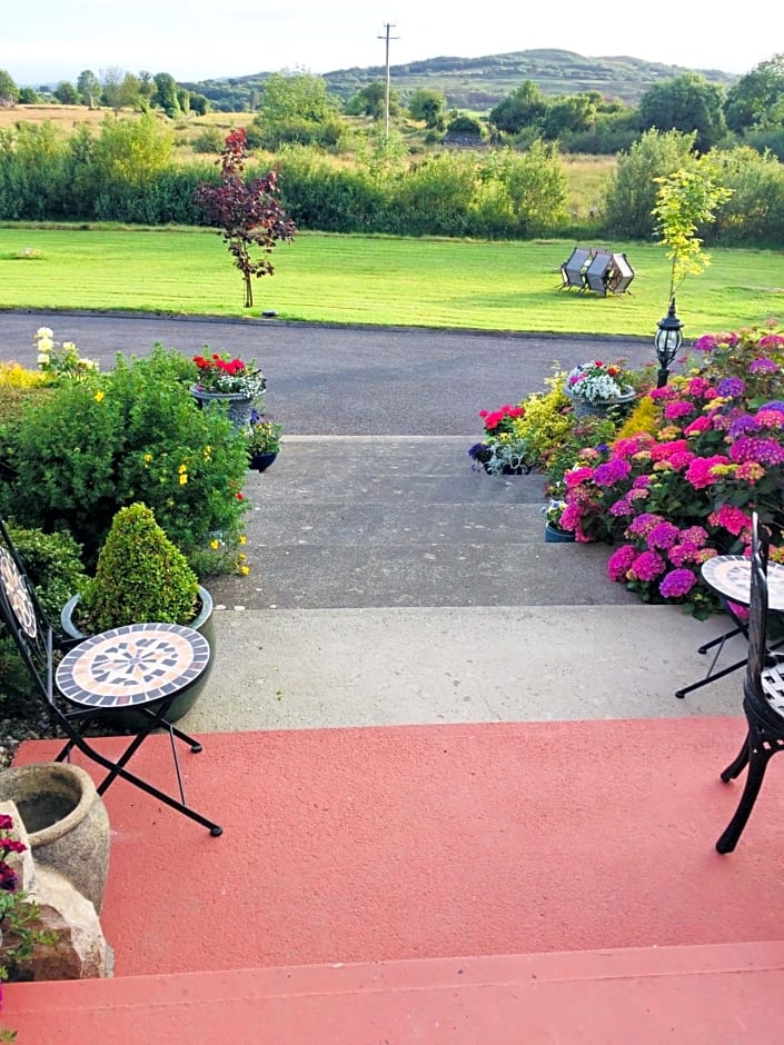 Hillcrest farmhouse Bed & Breakfast