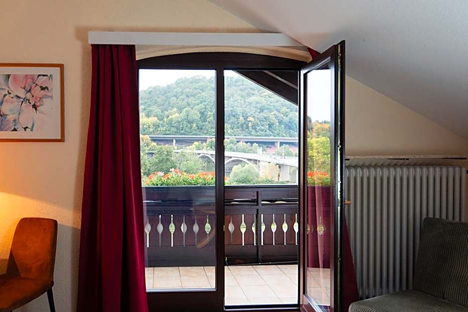 Alembra - Hotel zur Moselbrücke