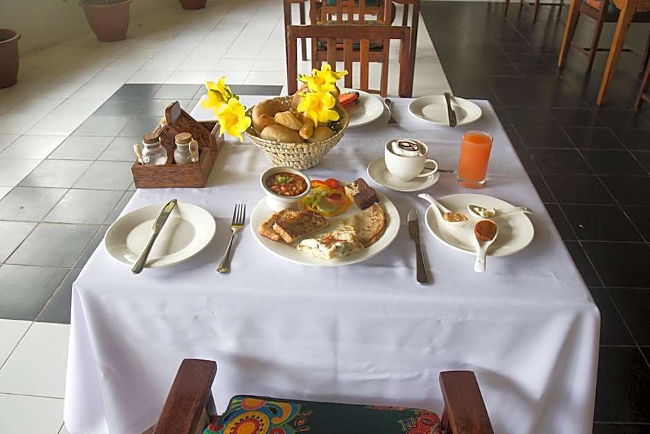 Antonio Beach Tree House Hotel & Spa