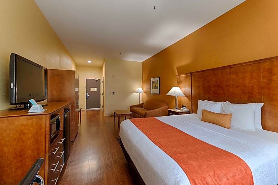 Best Western Plus Delta Inn & Suites