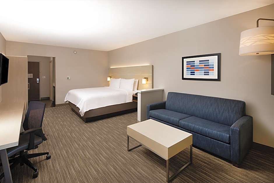 Holiday Inn Express & Suites Ft Myers Beach-Sanibel Gateway By IHG