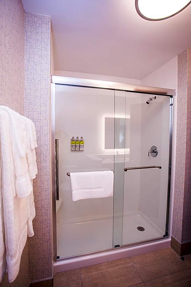 Holiday Inn Express and Suites Rehoboth Beach By IHG